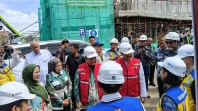 1779524212 menteri sosial ri saifullah yusuf kanan didampingi bupati katingan saiful meninjau progres pembangunan sekolah rakyat di kasongan sabtu 23 mei 2026