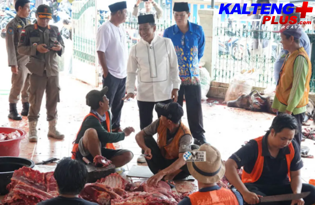 Bupati Murung Raya Pantau Langsung Pembagian Daging Kurban di Sejumlah Masjid