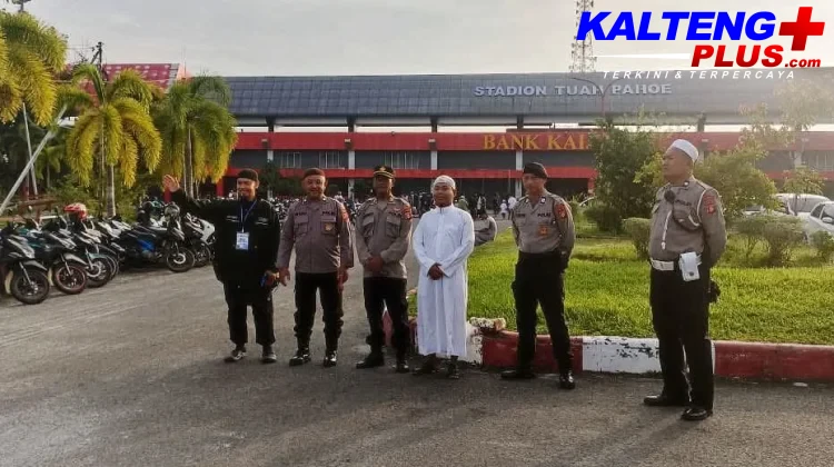 Polresta Palangka Raya Amankan Pelaksanaan Sholat Idul Adha di Stadion Tuah Pahoe