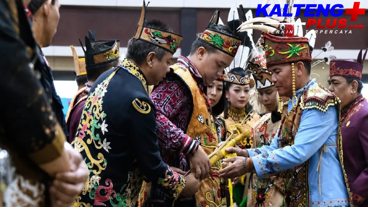 bupati lamandau rizky aditya putra dilantik gubernur agustiar sabranhumas dQpcT