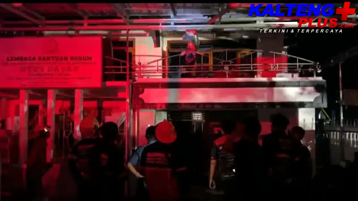 upaya pemadaman kebakaran kantor lbh di palangka raya rabu 265 dini hariistimewa TsJvZ